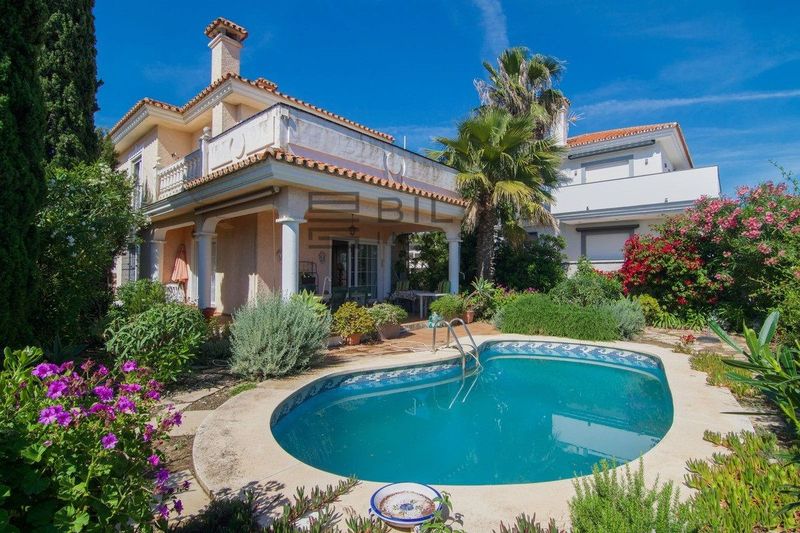Chalet Independiente en venta Fuengirola, Málaga. Ref: 12408. Bila Invest