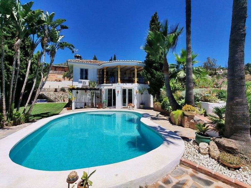 Chalet Independiente en venta Benalmádena, Málaga. Ref: 13487. Bila Invest