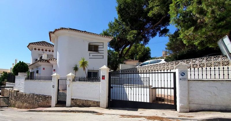 Chalet Independiente en venta Fuengirola, Málaga. Ref: 13616. Bila Invest