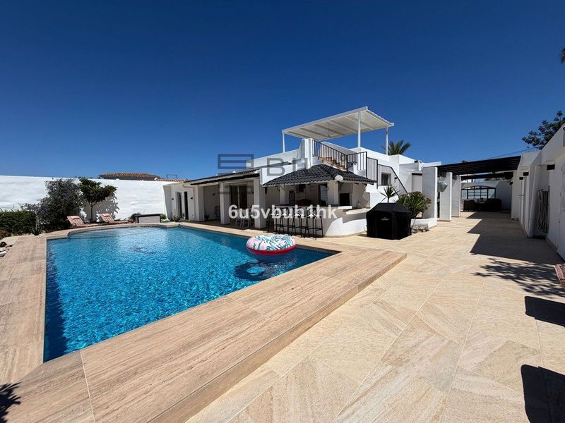 Chalet Independiente en venta Benalmádena, Málaga. Ref: 13624. Bila Invest