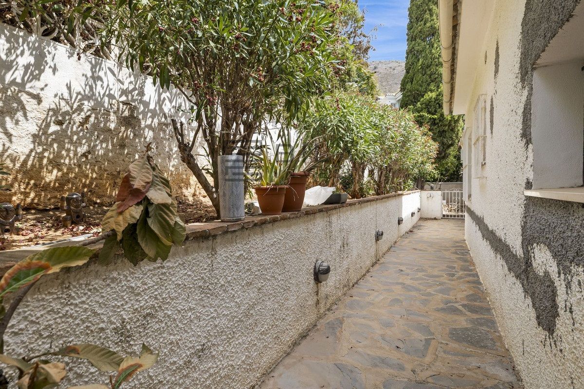 Chalet Independiente en venta en Benalmádena, Málaga - Foto 24