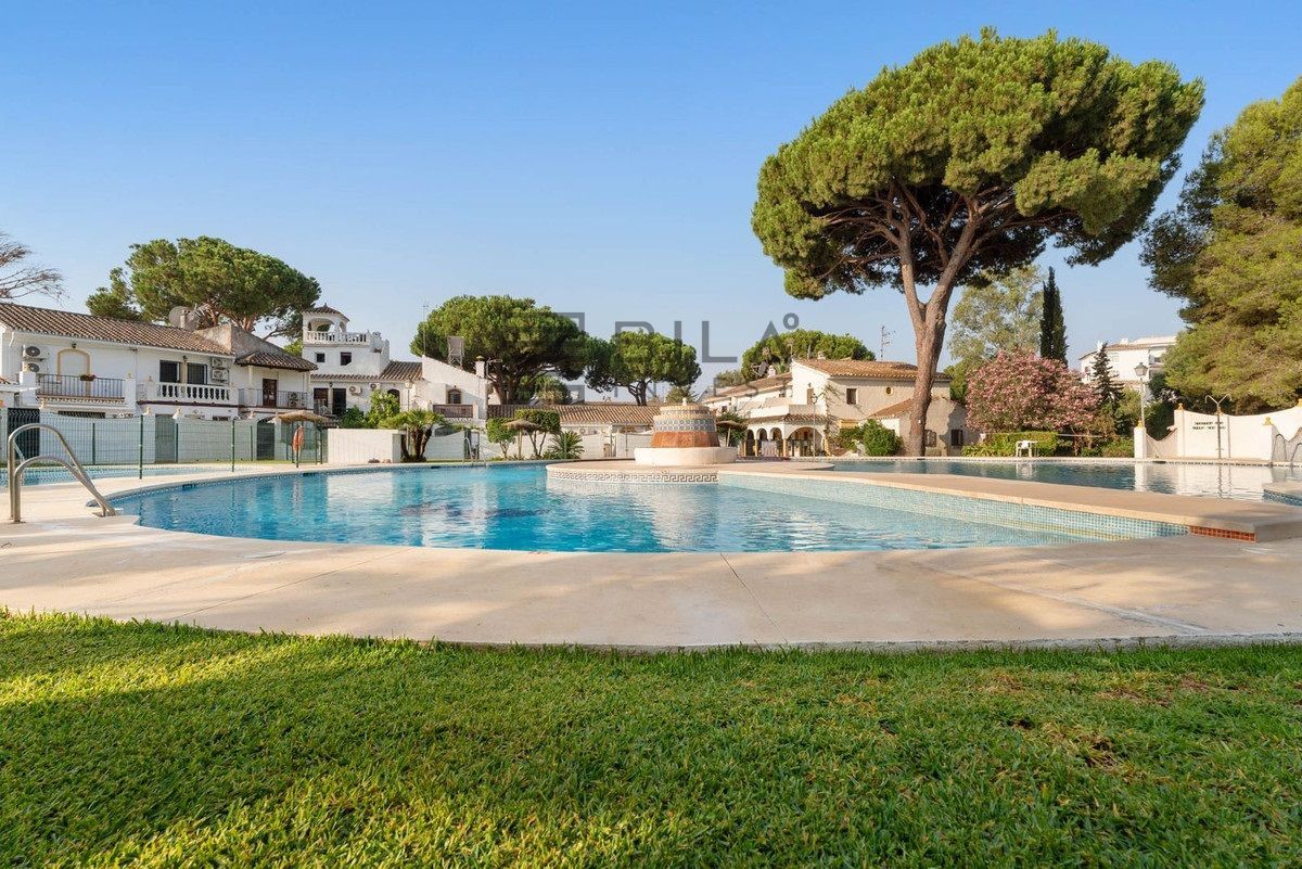  Adosado en venta en Urb.Parque Elviria de Elviria en Marbella - Foto 1