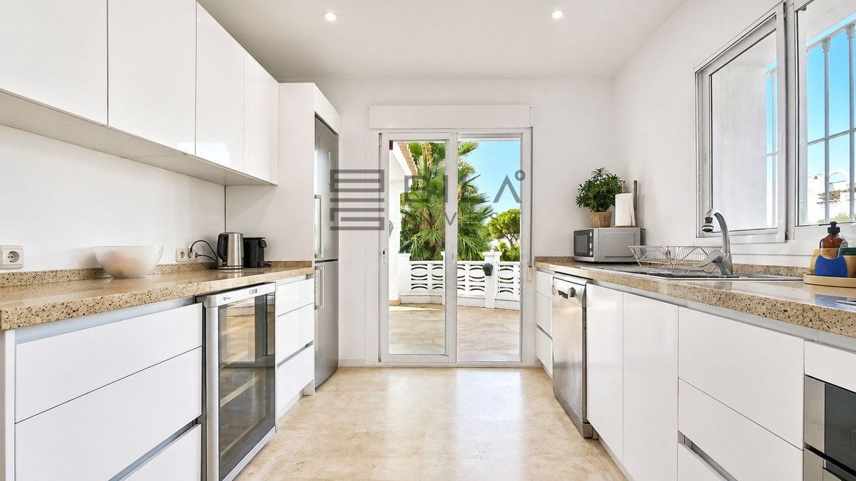 Chalet Independiente en venta en Marbella, Málaga (Las Chapas) - Foto 11