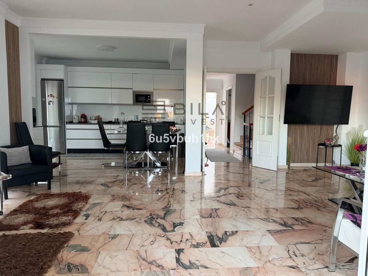 Chalet Independiente en venta en Fuengirola, Málaga - Foto 4