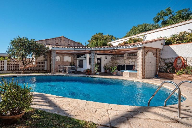 Chalet Independiente en venta Benalmádena, Málaga. Ref: 4220. Bila Invest