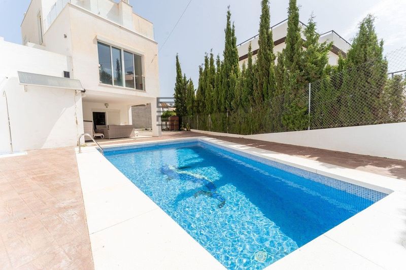 Chalet Independiente en venta Fuengirola, Málaga. Ref: 5060. Bila Invest