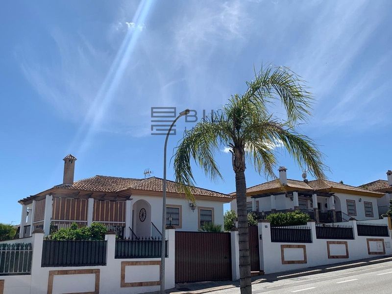 Chalet Independiente en venta Alhaurin De La Torre, Málaga. Ref: 8143. Bila Invest