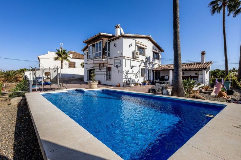 Chalet Independiente en venta Alhaurin El Grande, Málaga. Ref: 8551. Bila Invest