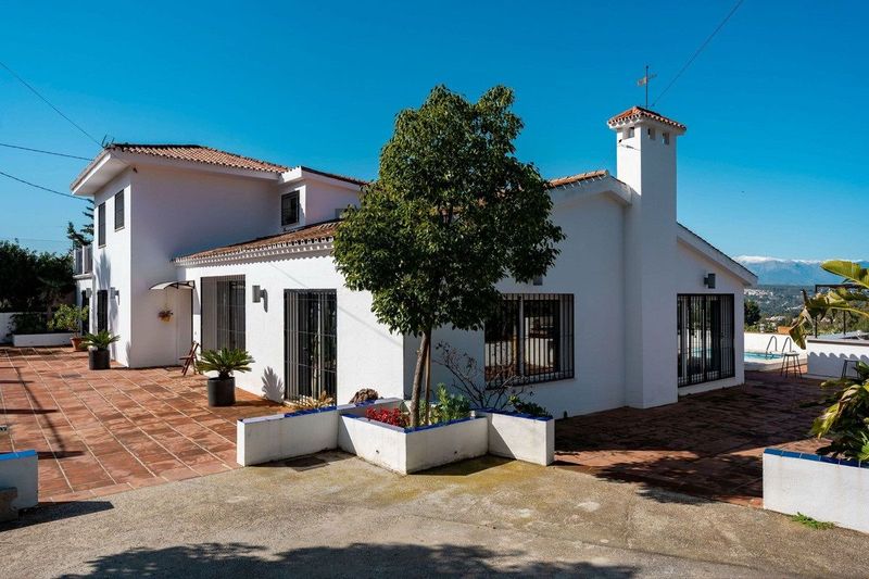 Chalet Independiente en venta Alhaurin El Grande, Málaga. Ref: 8561. Bila Invest