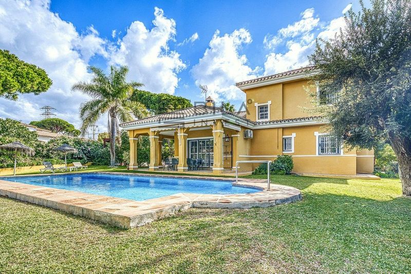 Chalet Independiente en venta Marbella, Málaga. Ref: 8699. Bila Invest