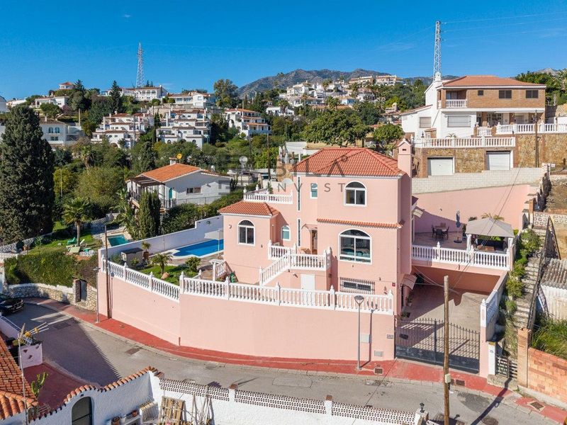 Chalet Independiente en venta Fuengirola, Málaga. Ref: 9873. Bila Invest