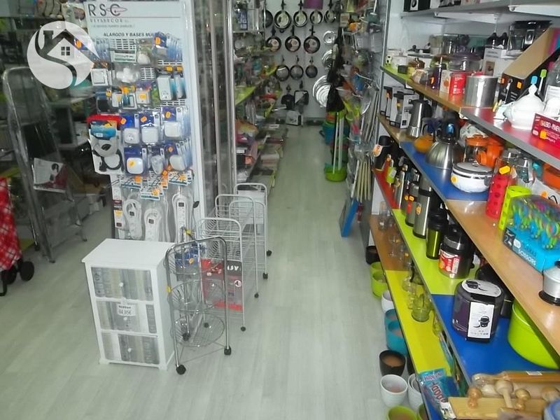 Local Comercial en venta y alquiler Cuenca. Ref: 3563. Inmobiliaria Cuenca