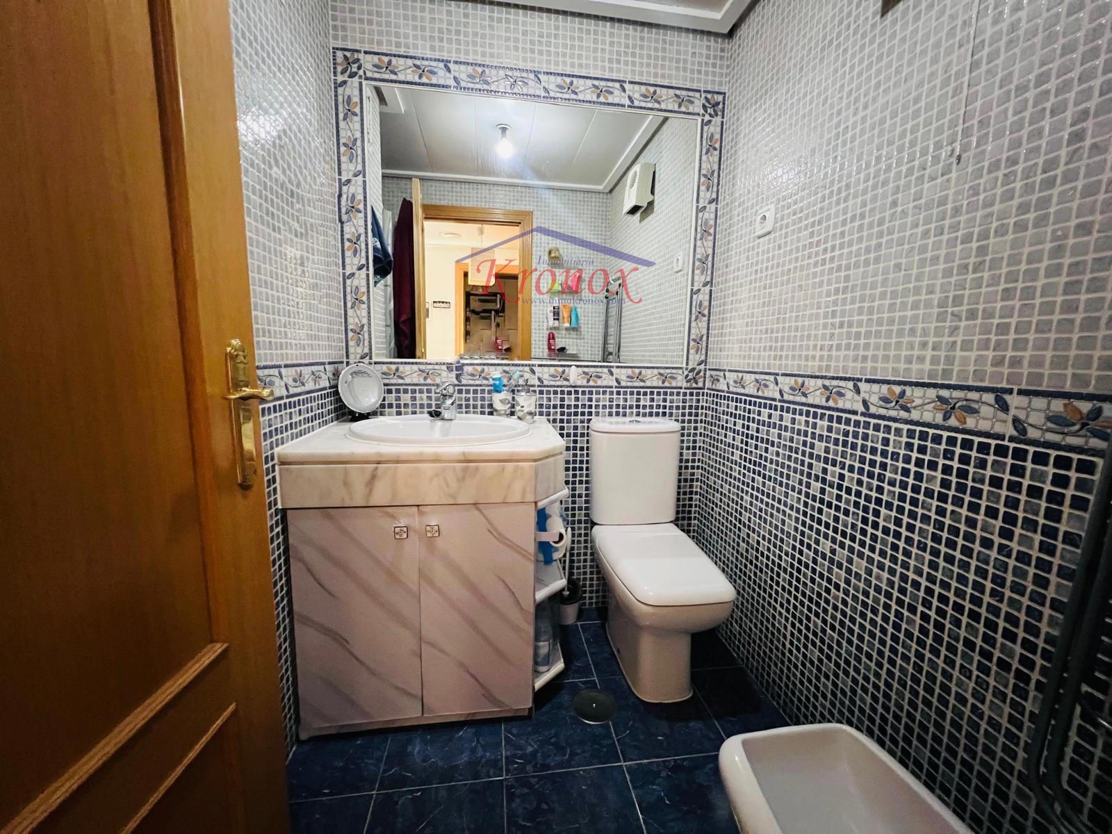 Baño - Apartamento  alquilado garaje y trastero
