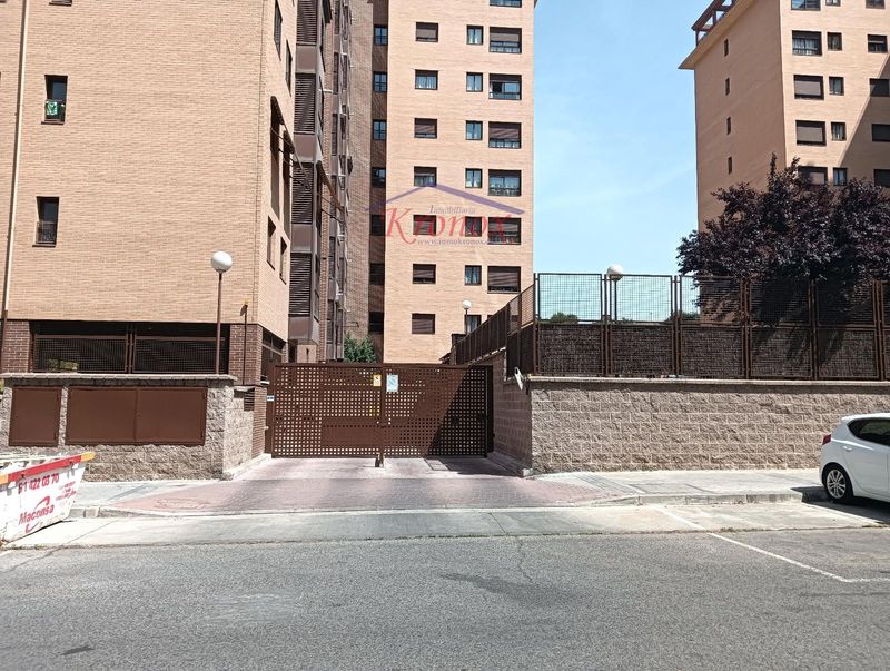 Garaje en venta Madrid. Ref: 21390. Inmobiliaria Kronox