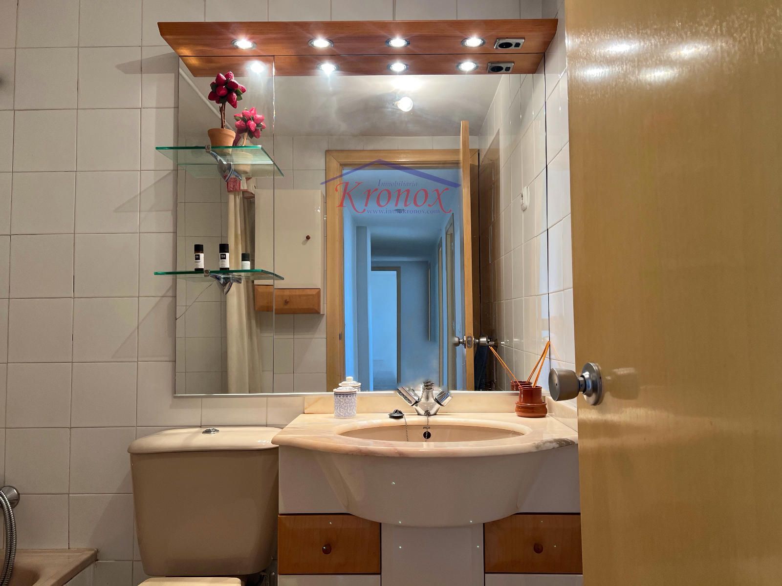 Baño - 4 habitación,  1 baño, 1 aseo y garaje