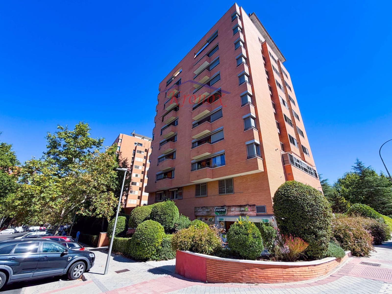 Exclusiva Hortaleza: 3 dormitorios, terraza, garaje y piscina - Foto 1