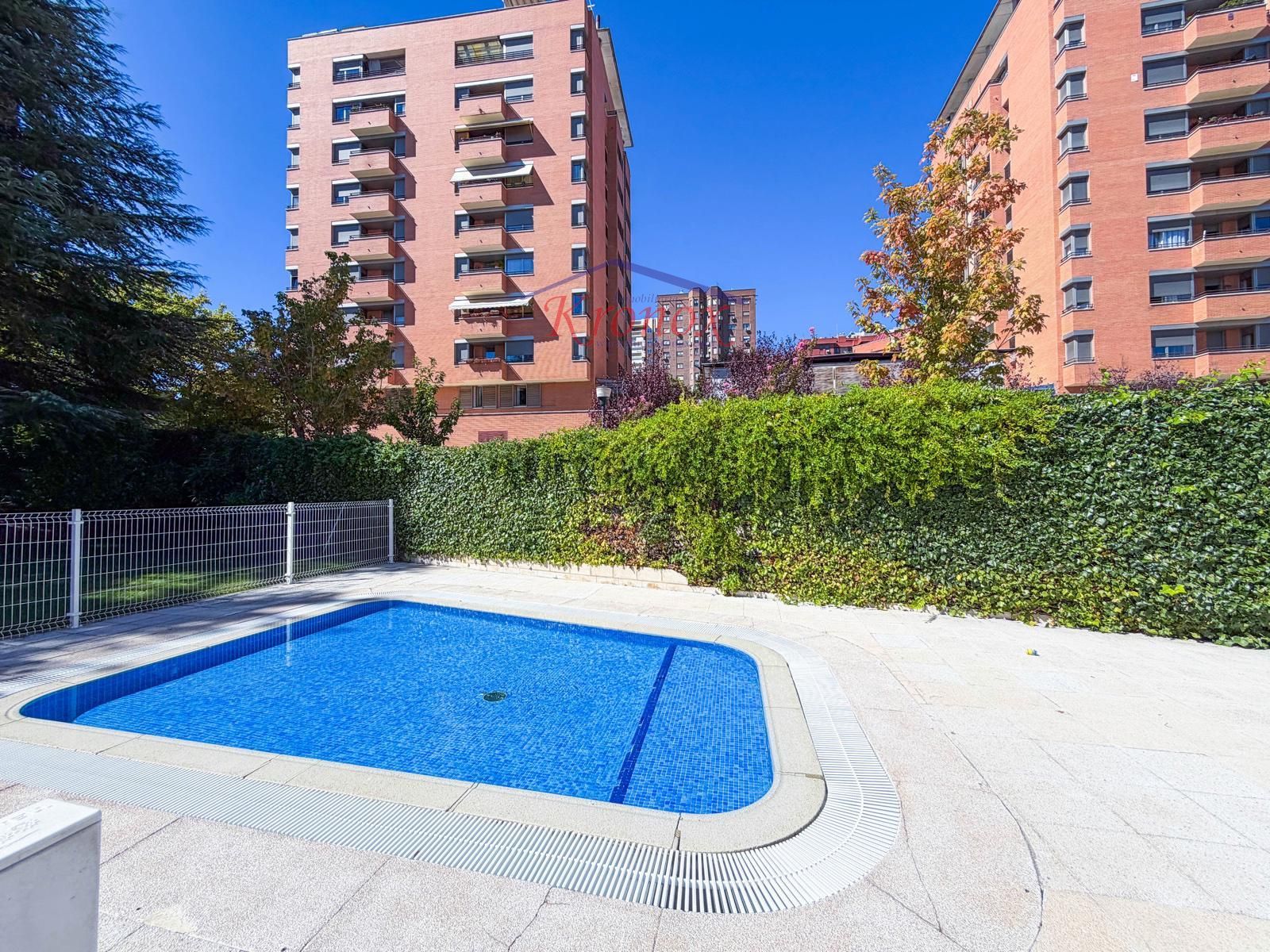 Exclusiva Hortaleza: 3 dormitorios, terraza, garaje y piscina - Foto 31