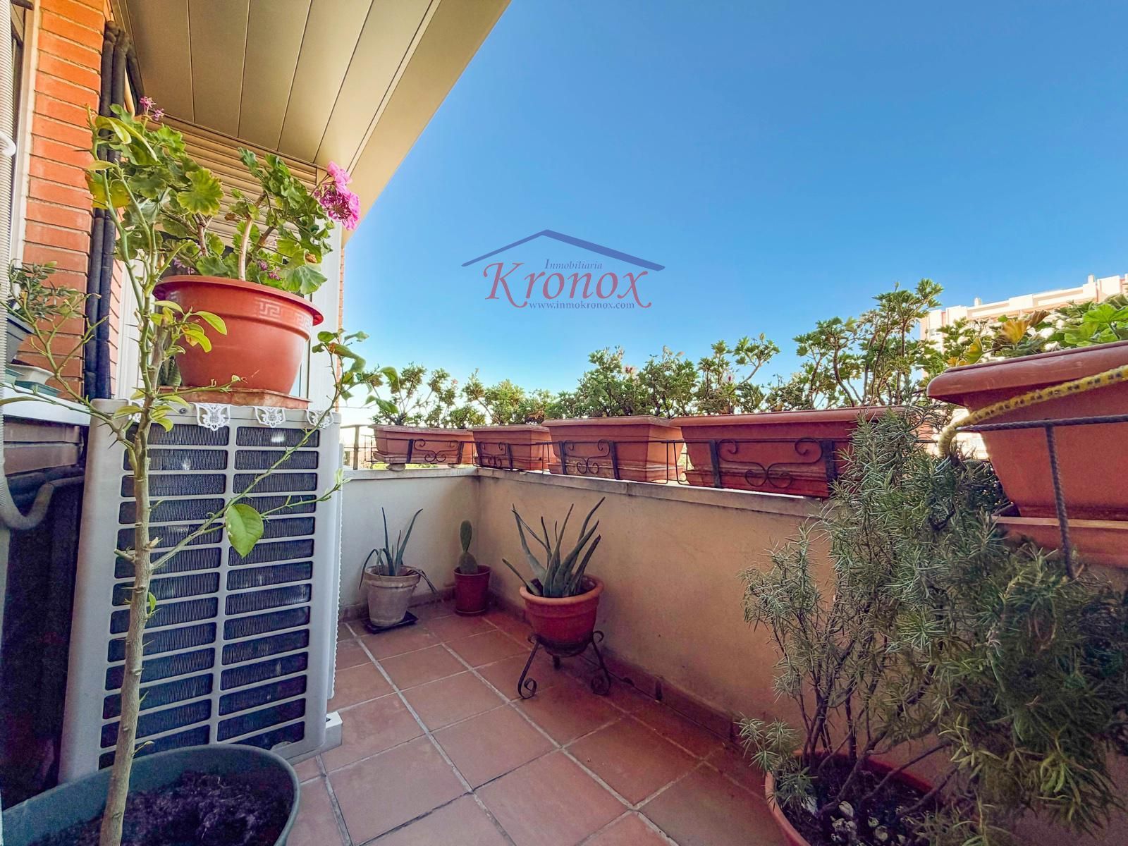 Exclusiva Hortaleza: 3 dormitorios, terraza, garaje y piscina - Foto 8