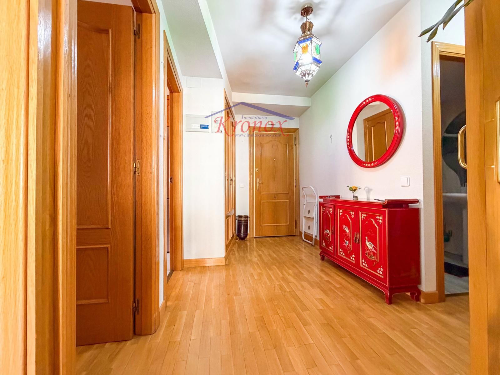 Exclusiva Hortaleza: 3 dormitorios, terraza, garaje y piscina - Foto 3