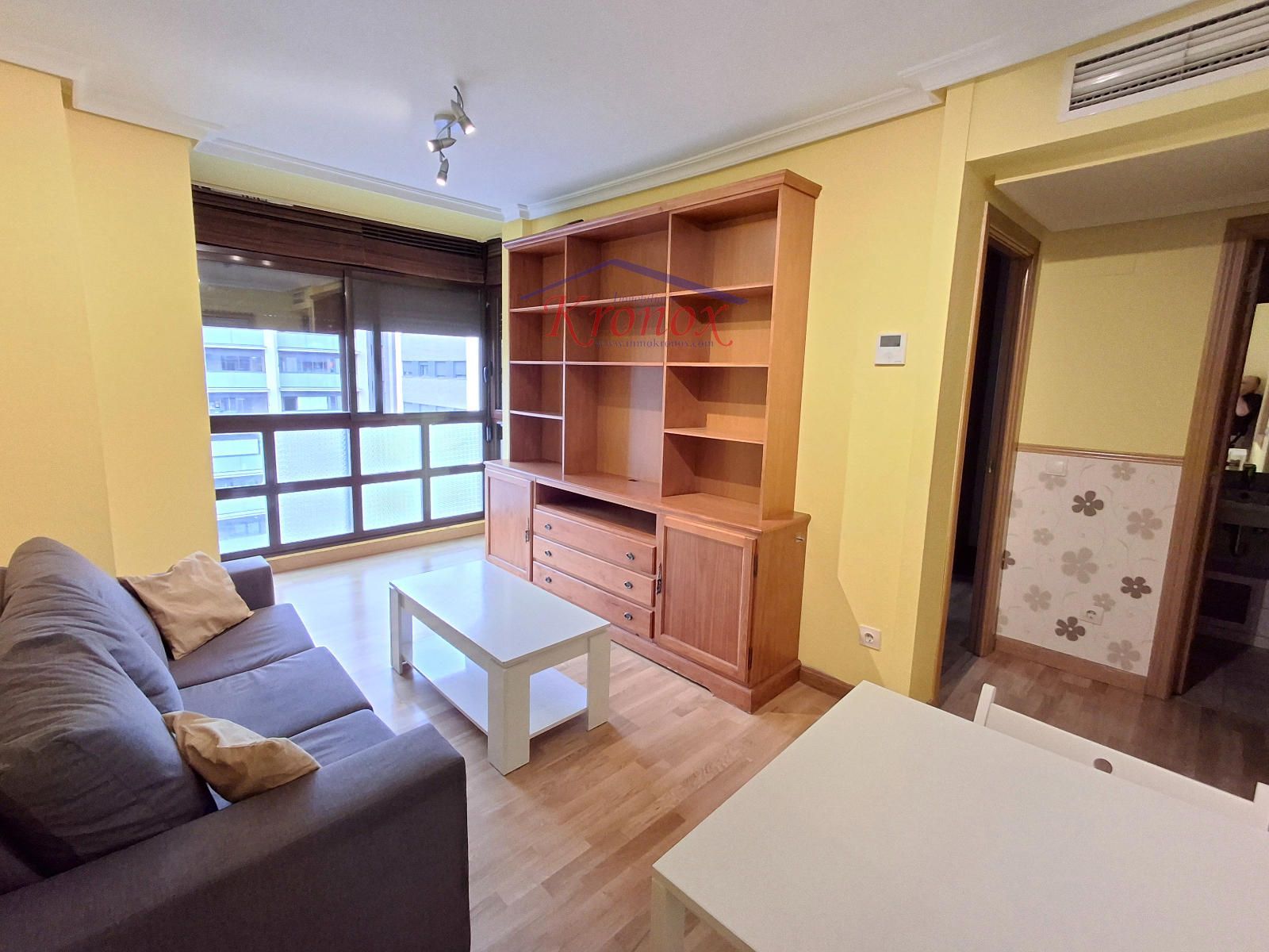 Salón - 1 dormitorio con garaje, piscina y pádel