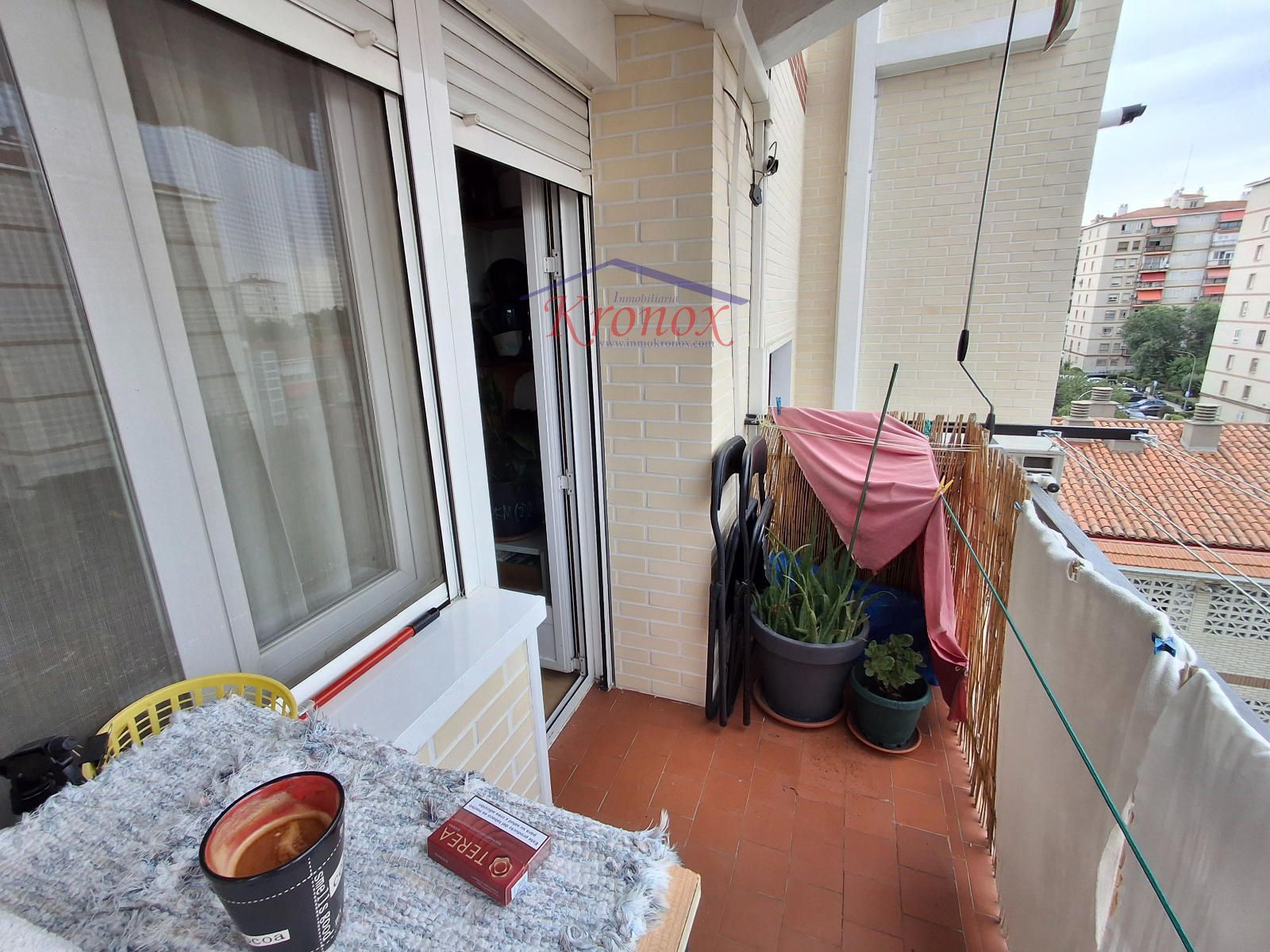 Terraza - VIVIENDA TOTALMENTE EXTERIOR CON TERRAZA JUNTO AL COLEGIO TAJAMAR