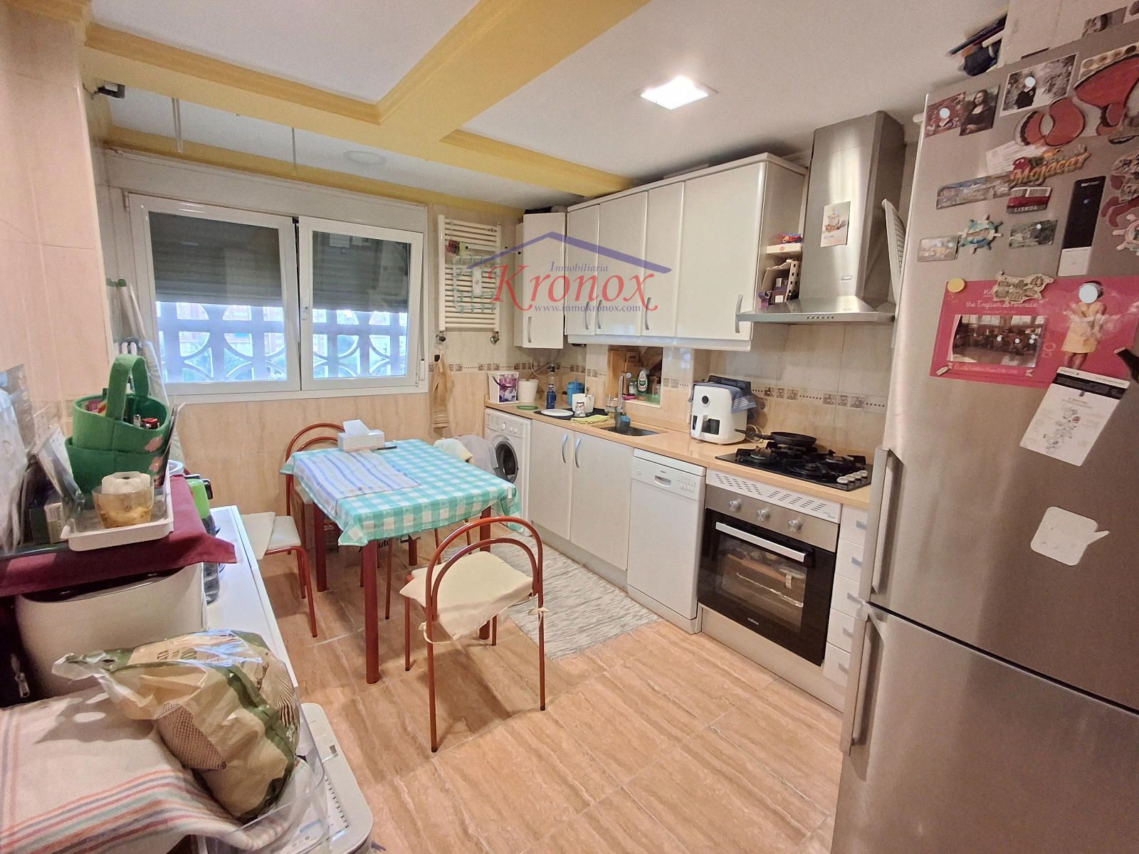 Cocina - VIVIENDA TOTALMENTE EXTERIOR CON TERRAZA JUNTO AL COLEGIO TAJAMAR