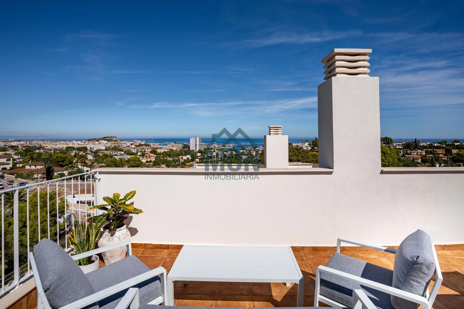 Casa pareada exclusiva con piscina privada - Foto 8