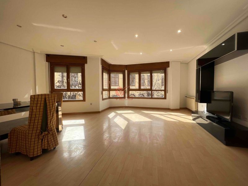 Piso en venta  en Cuenca . Ref: 106930. Inmobiliaria Vieco