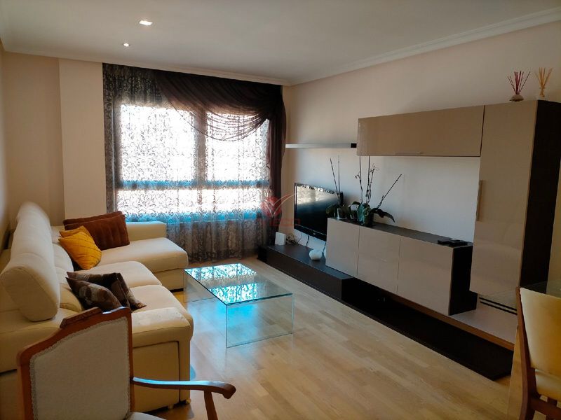 Piso en alquiler  en Cuenca . Ref: 120520. Inmobiliaria Vieco