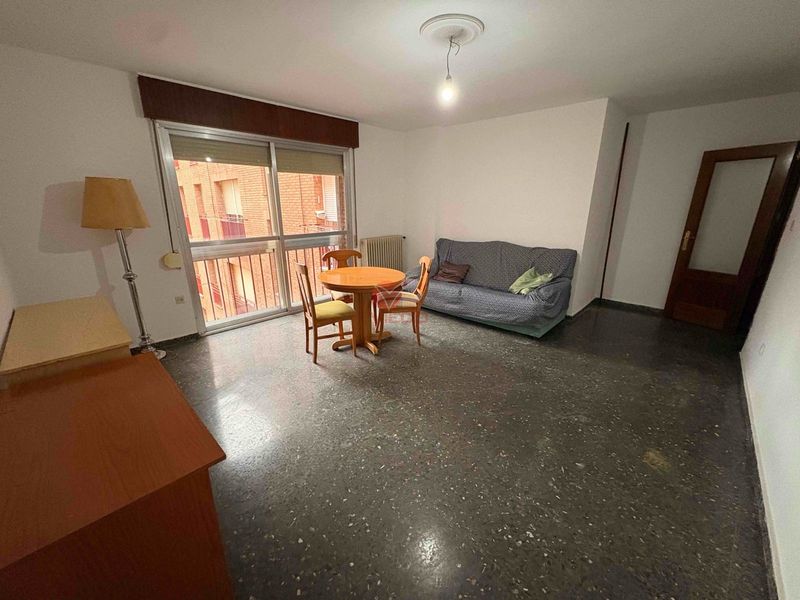Piso en alquiler  en Cuenca . Ref: 120720. Inmobiliaria Vieco