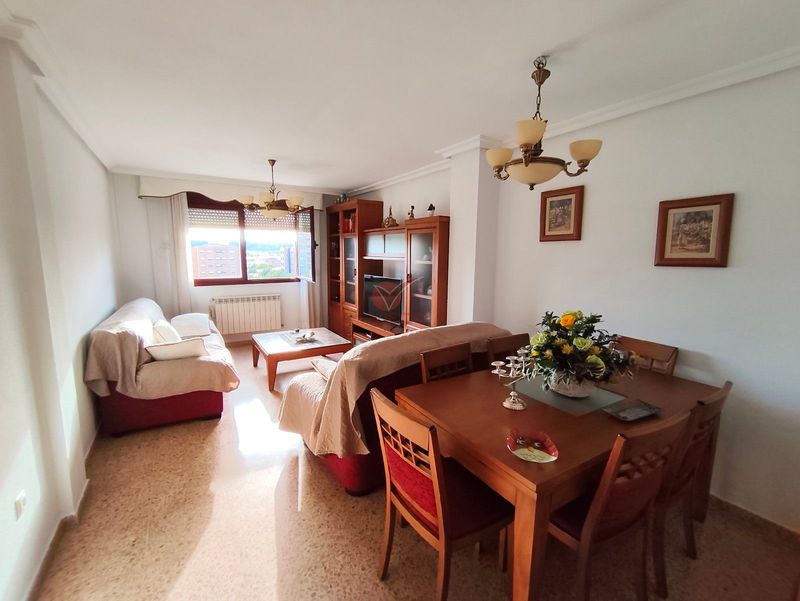 Piso en alquiler  en Cuenca . Ref: 123080. Inmobiliaria Vieco