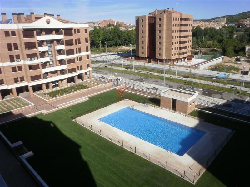 Piso en alquiler  en Cuenca . Ref: 123830. Inmobiliaria Vieco