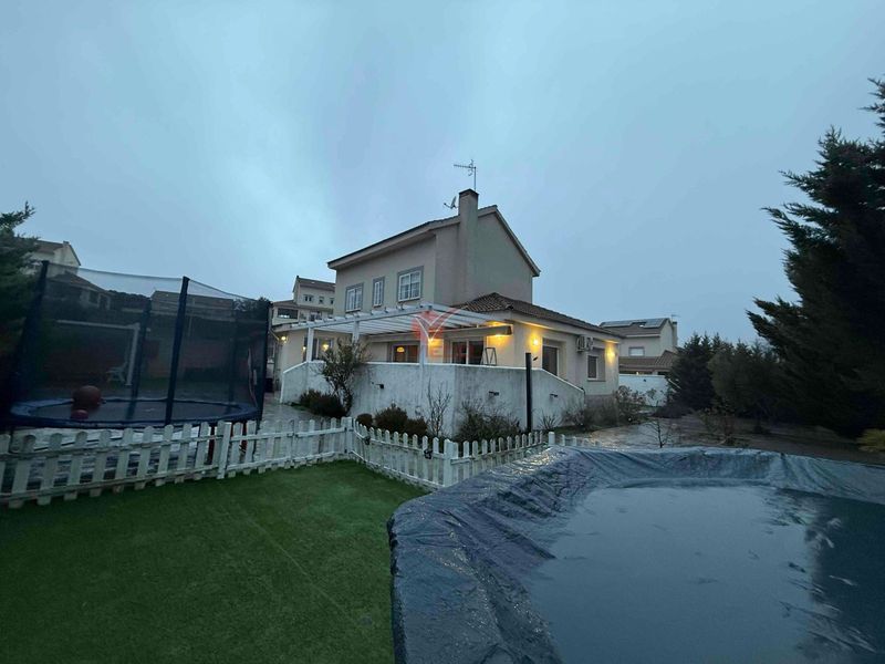 Chalet en venta  en Arcas, Cuenca . Ref: 123900. Inmobiliaria Vieco