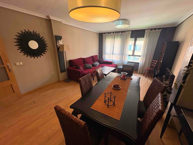 Piso en alquiler  en Cuenca . Ref: 123980. Inmobiliaria Vieco