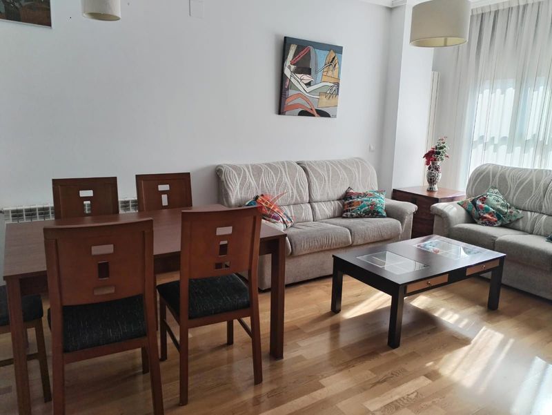 Piso en alquiler  en Cuenca . Ref: 124080. Inmobiliaria Vieco