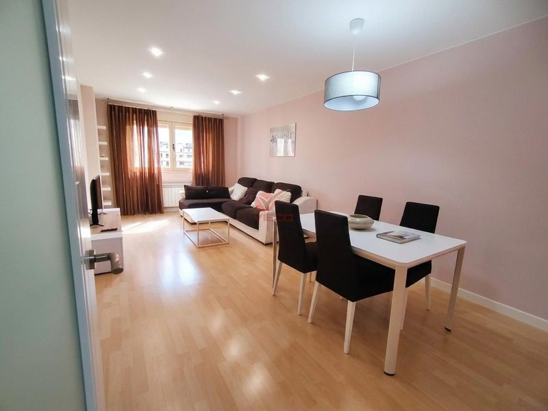 Piso en alquiler  en Cuenca . Ref: 124820. Inmobiliaria Vieco