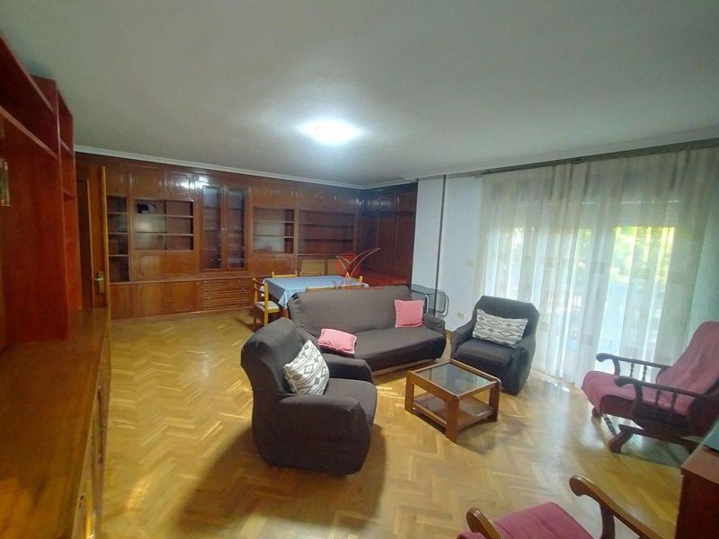 Piso en alquiler  en Cuenca . Ref: 125520. Inmobiliaria Vieco