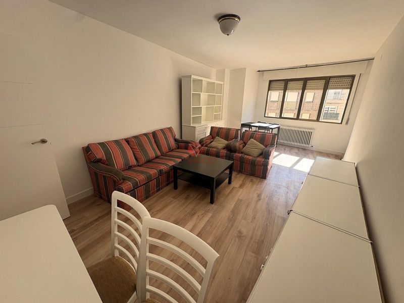 Piso en alquiler  en Cuenca . Ref: 14250. Inmobiliaria Vieco