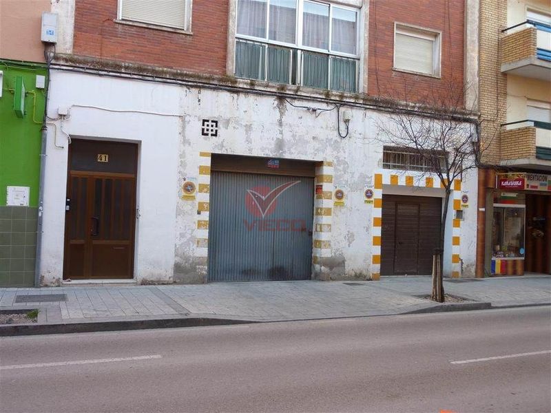 Garaje en venta y alquiler  en Cuenca . Ref: 14990. Inmobiliaria Vieco