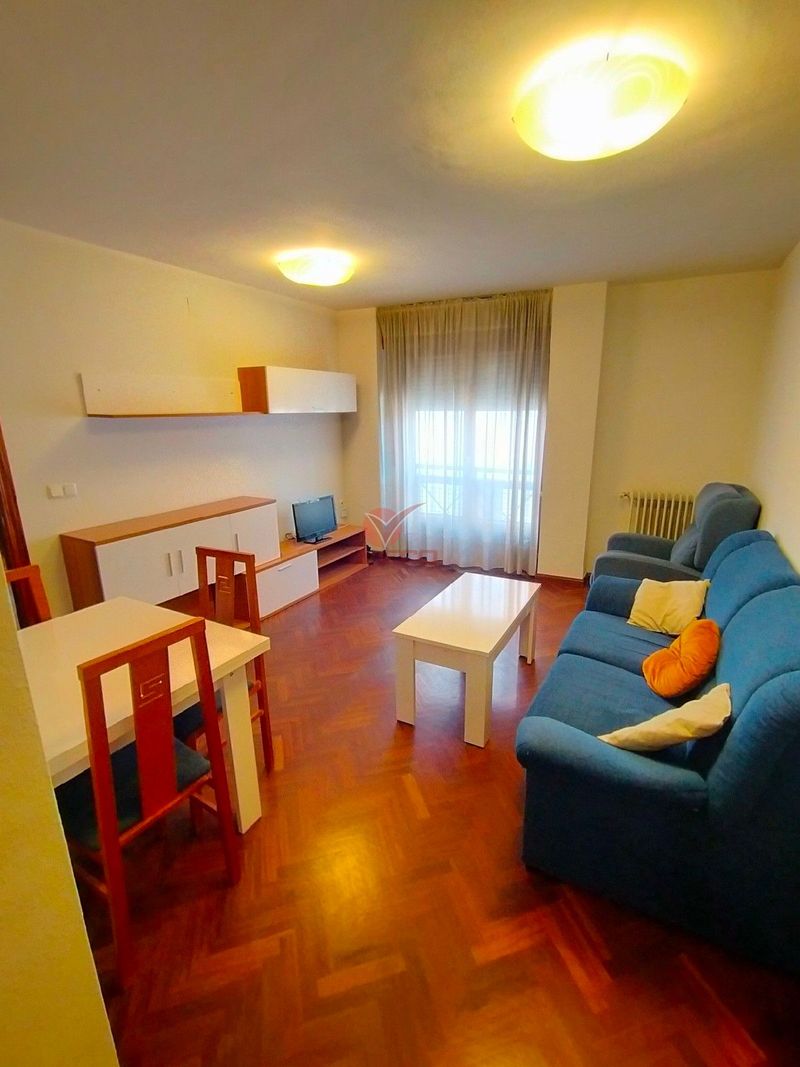 Piso en alquiler  en Cuenca . Ref: 72720. Inmobiliaria Vieco