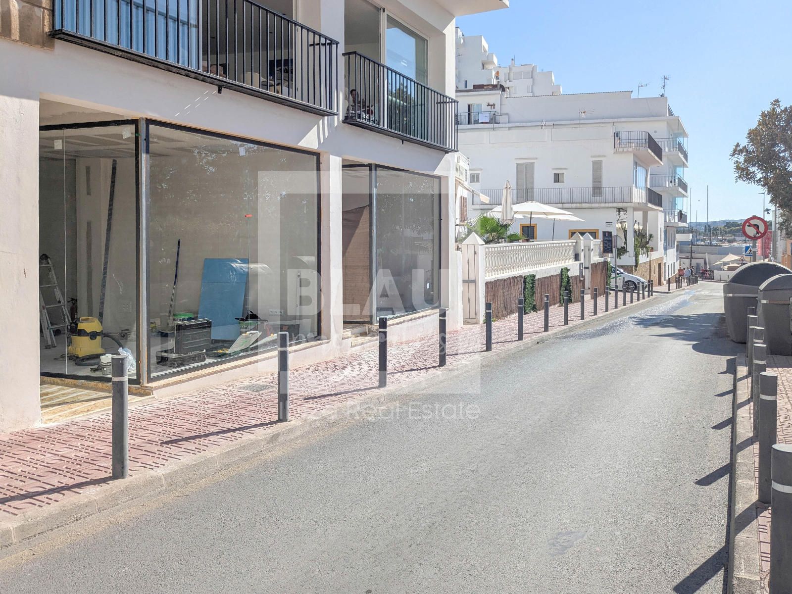 Locaux  à louer Sant Antoni de Portmany, Baleares. Ref: 1199. BLAU Properties Ibiza Real Estate