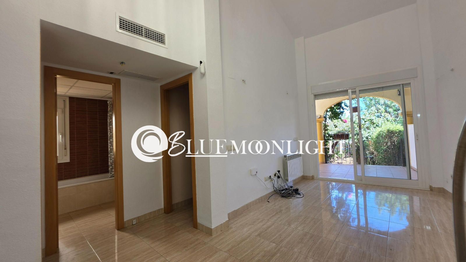 Refurbished semi-detached villa with a private garden, large garage and communal pool in Peñíscola - Foto 11