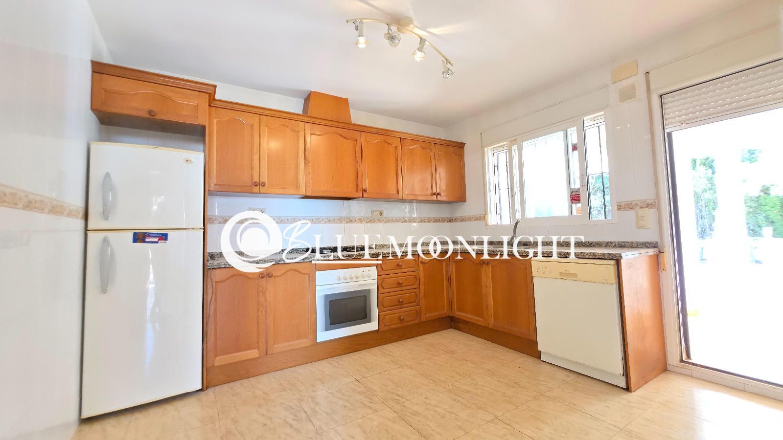 Spacious detached villa on a corner plot with communal pool in Peñíscola - Foto 27