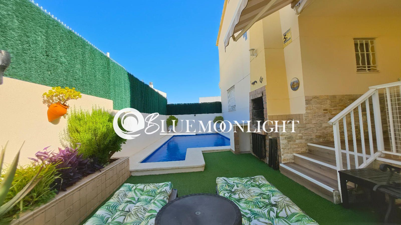 RENOVATED VILLA WITH PRIVATE POOL - Foto 2