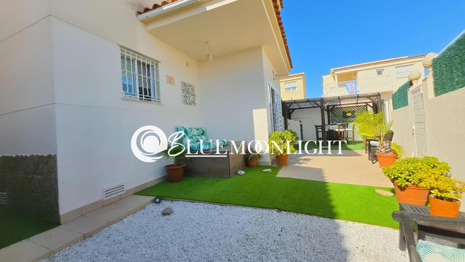 RENOVATED VILLA WITH PRIVATE POOL - Foto 13