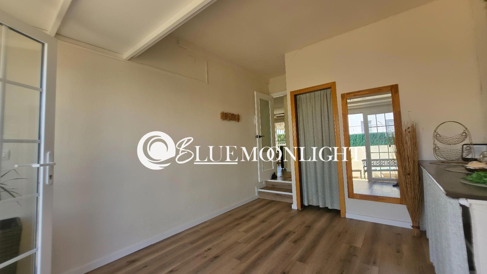 RENOVATED VILLA WITH PRIVATE POOL - Foto 33