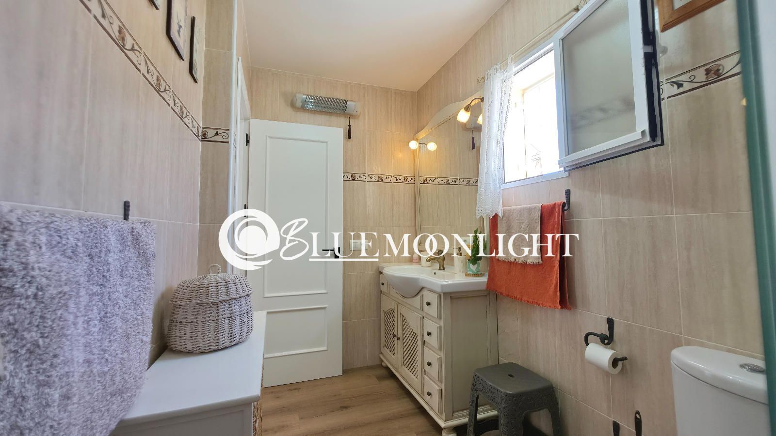 RENOVATED VILLA WITH PRIVATE POOL - Foto 50