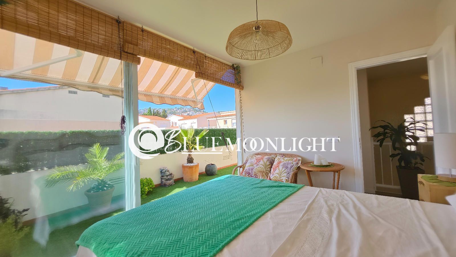 RENOVATED VILLA WITH PRIVATE POOL - Foto 52