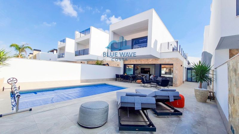 Chalet Independiente en venta San Pedro Del Pinatar, Murcia. Ref: 1010. Blue Wave Costa