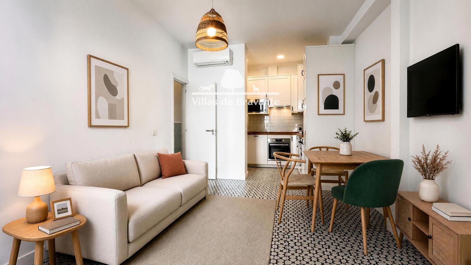 Mobiliario diseñado por IA - Excepcional piso reformado de dos habitaciones y tres cuartos de baño. Zona Malasaña.
